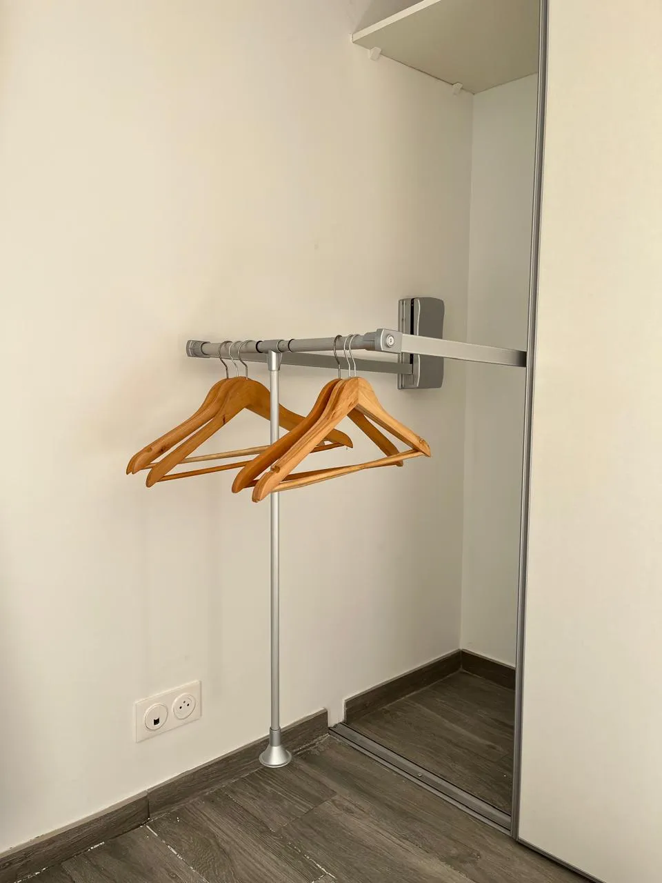 aménagement pmr penderie chambre rdc de la villa amarine blue a la martinique